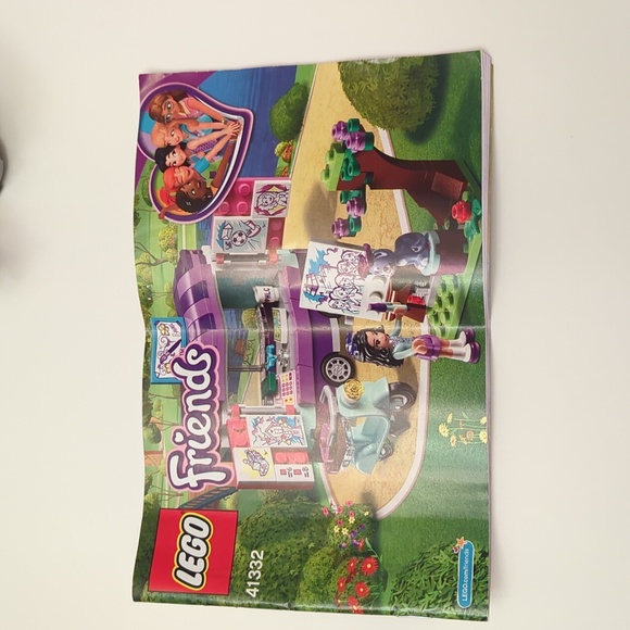 Lego Friends Mia's Art Stand - Picture 3 of 9